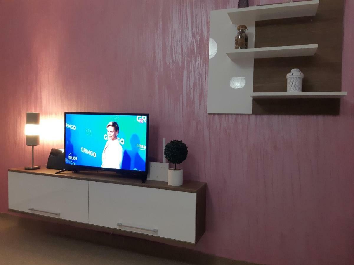 Apartment No. 5 Cacak Luaran gambar