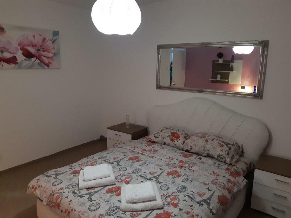 Apartment No. 5 Cacak Luaran gambar